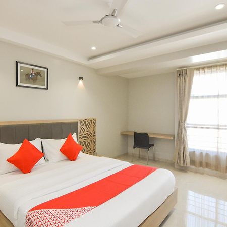 Hotel O Season Choice Shirdi Esterno foto