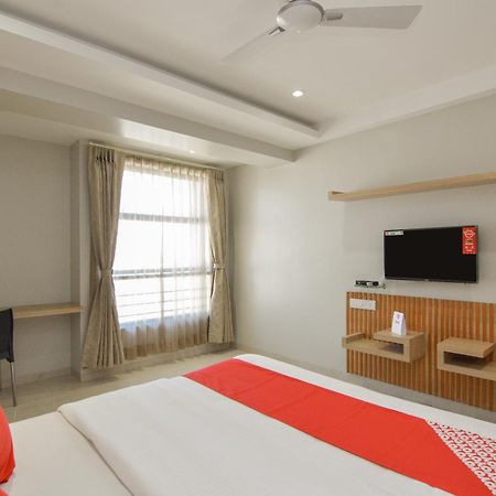 Hotel O Season Choice Shirdi Esterno foto