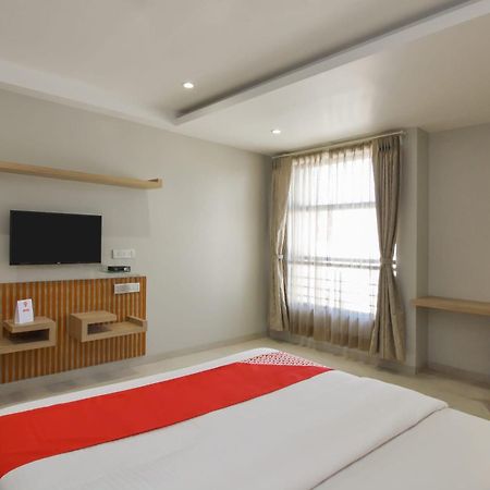 Hotel O Season Choice Shirdi Esterno foto
