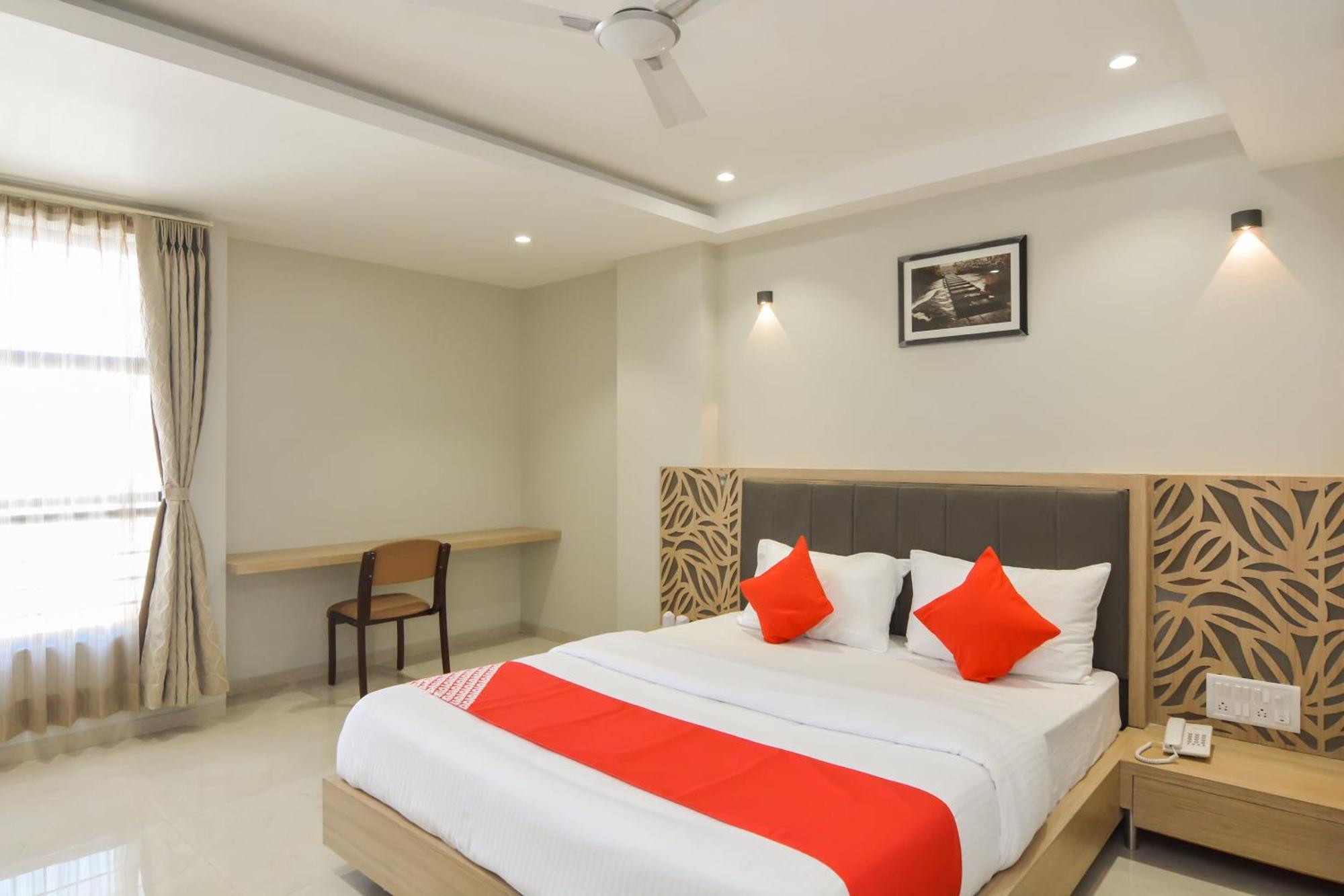 Hotel O Season Choice Shirdi Esterno foto