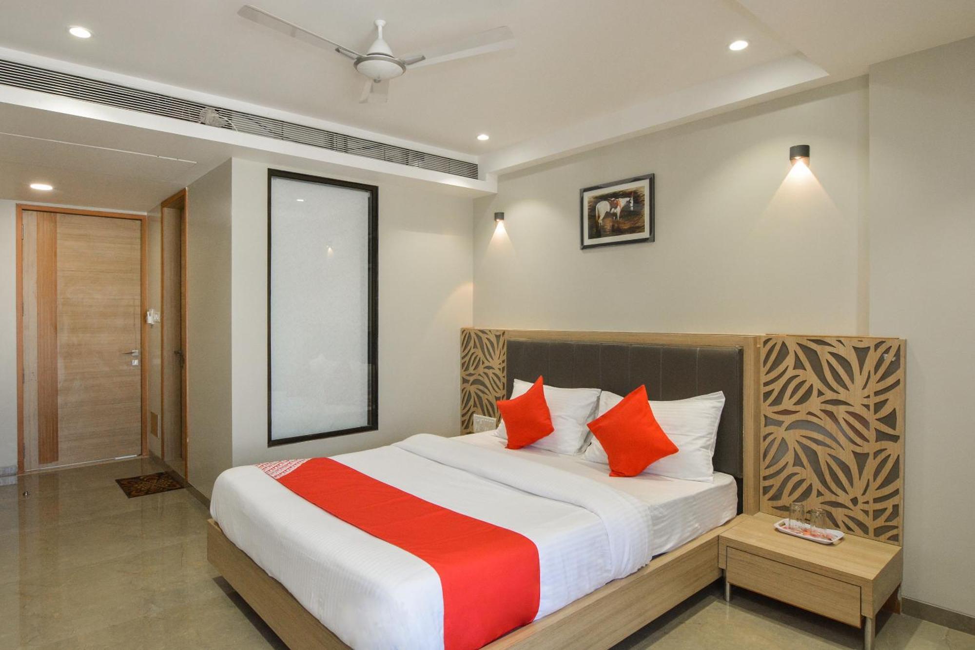 Hotel O Season Choice Shirdi Esterno foto