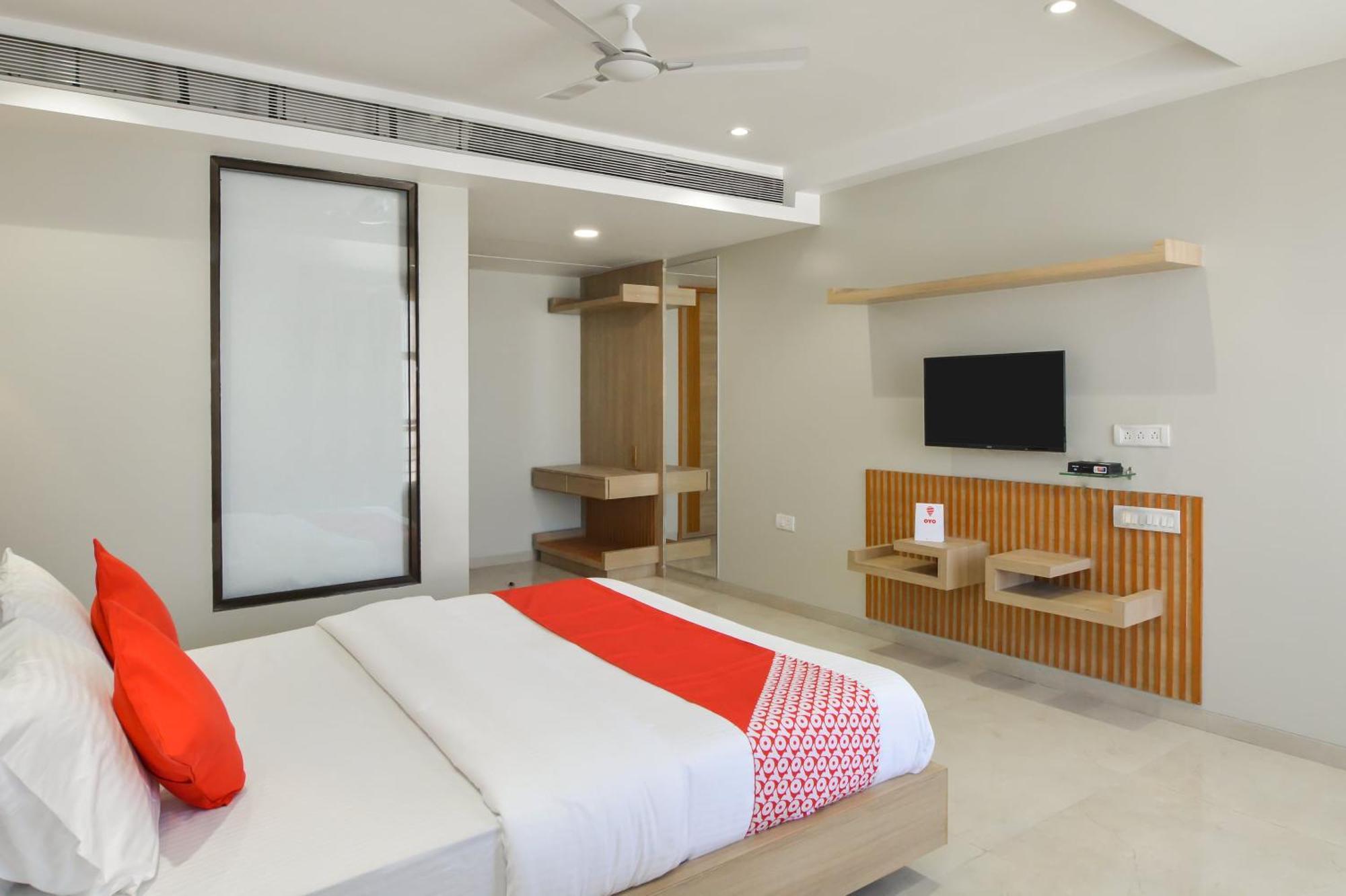Hotel O Season Choice Shirdi Esterno foto