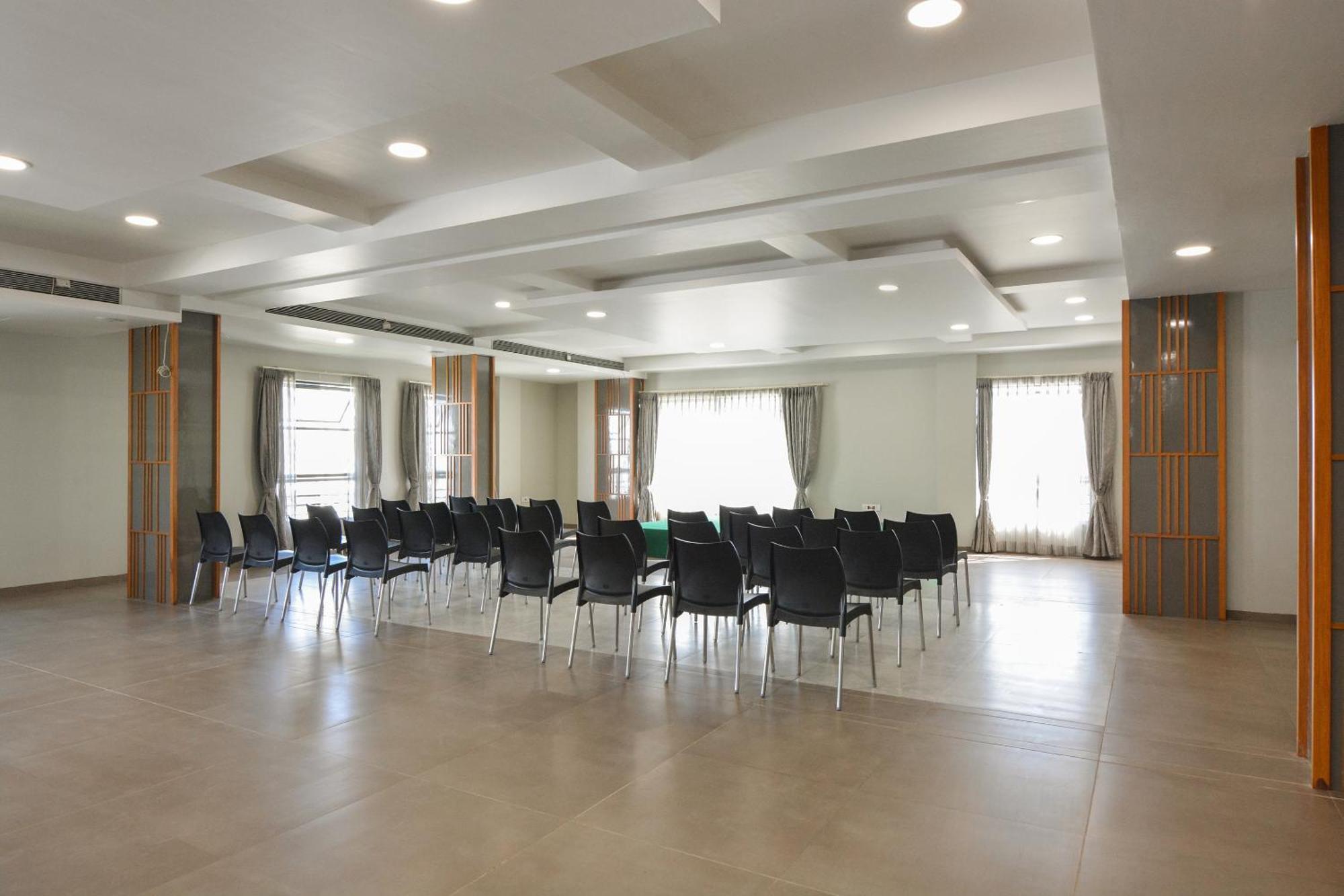 Hotel O Season Choice Shirdi Esterno foto