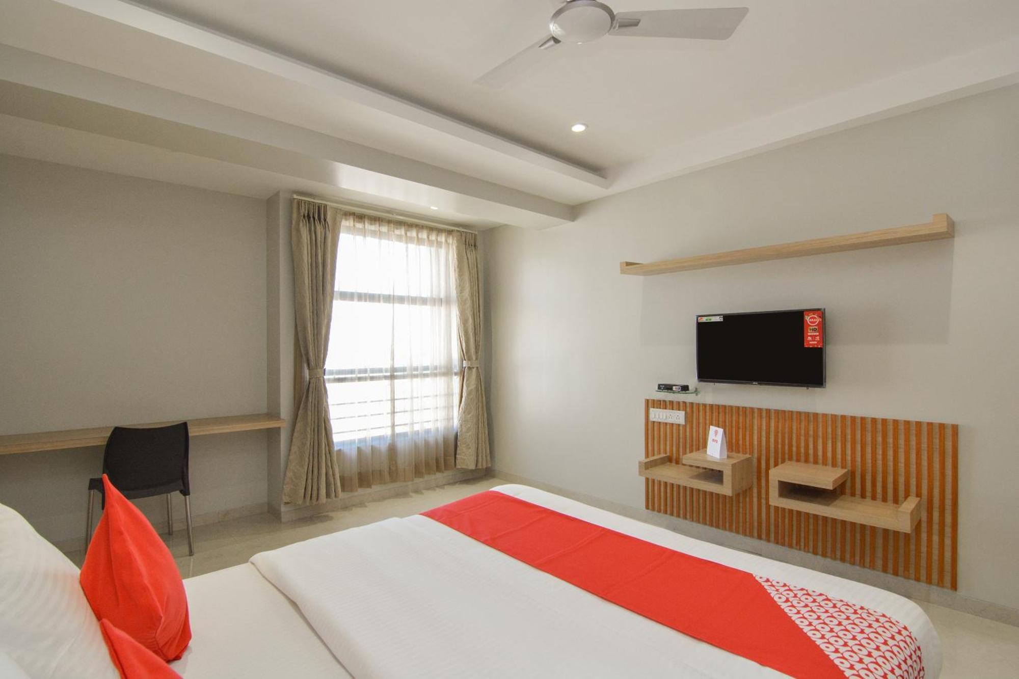 Hotel O Season Choice Shirdi Esterno foto