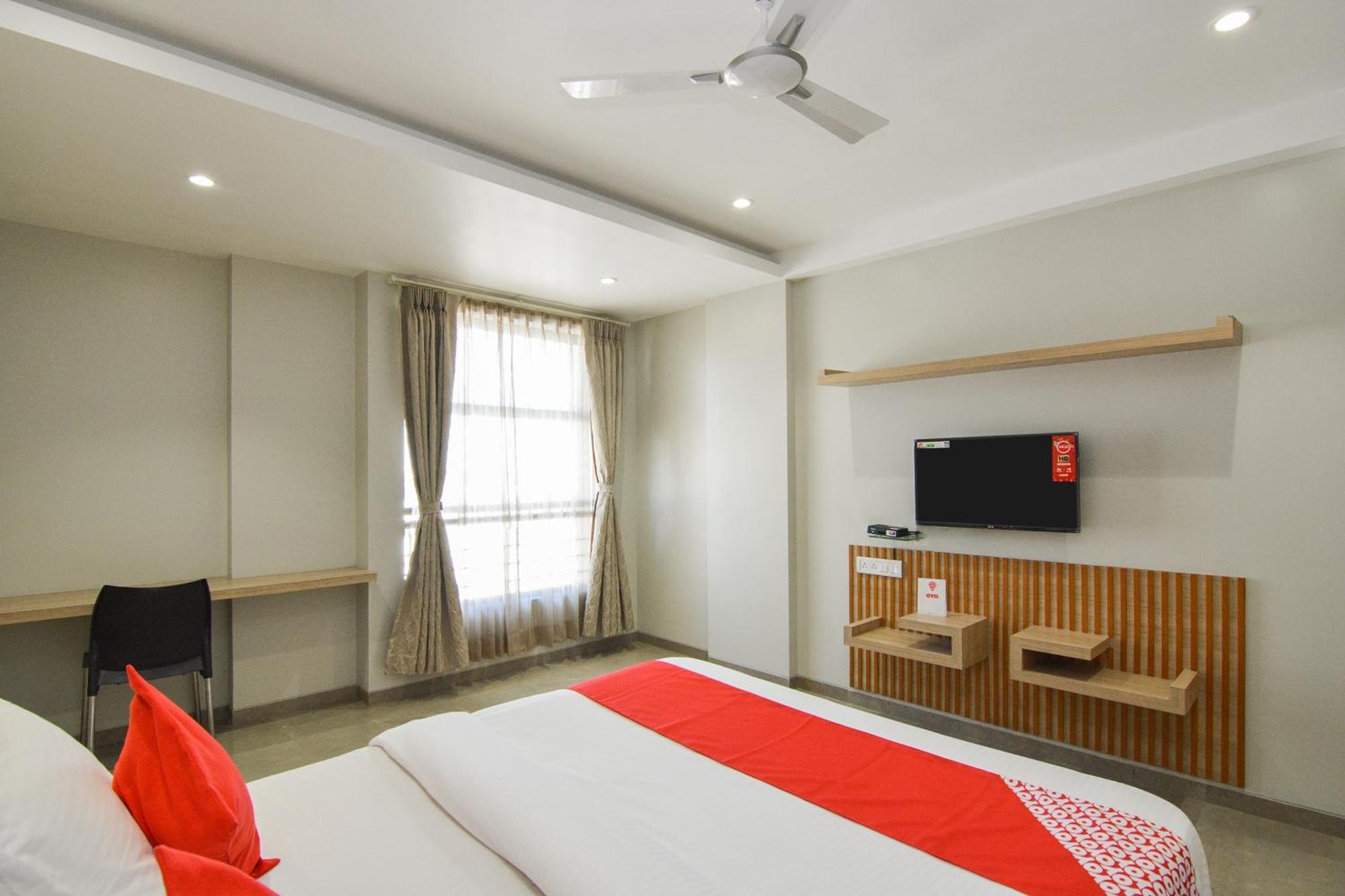 Hotel O Season Choice Shirdi Esterno foto